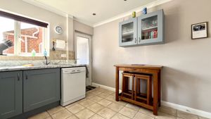 Kitchen- click for photo gallery